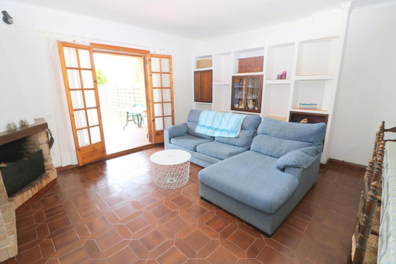 Peni 168A - Belle Maison Avec Piscine เอมปูเรียบราบา ภายนอก รูปภาพ