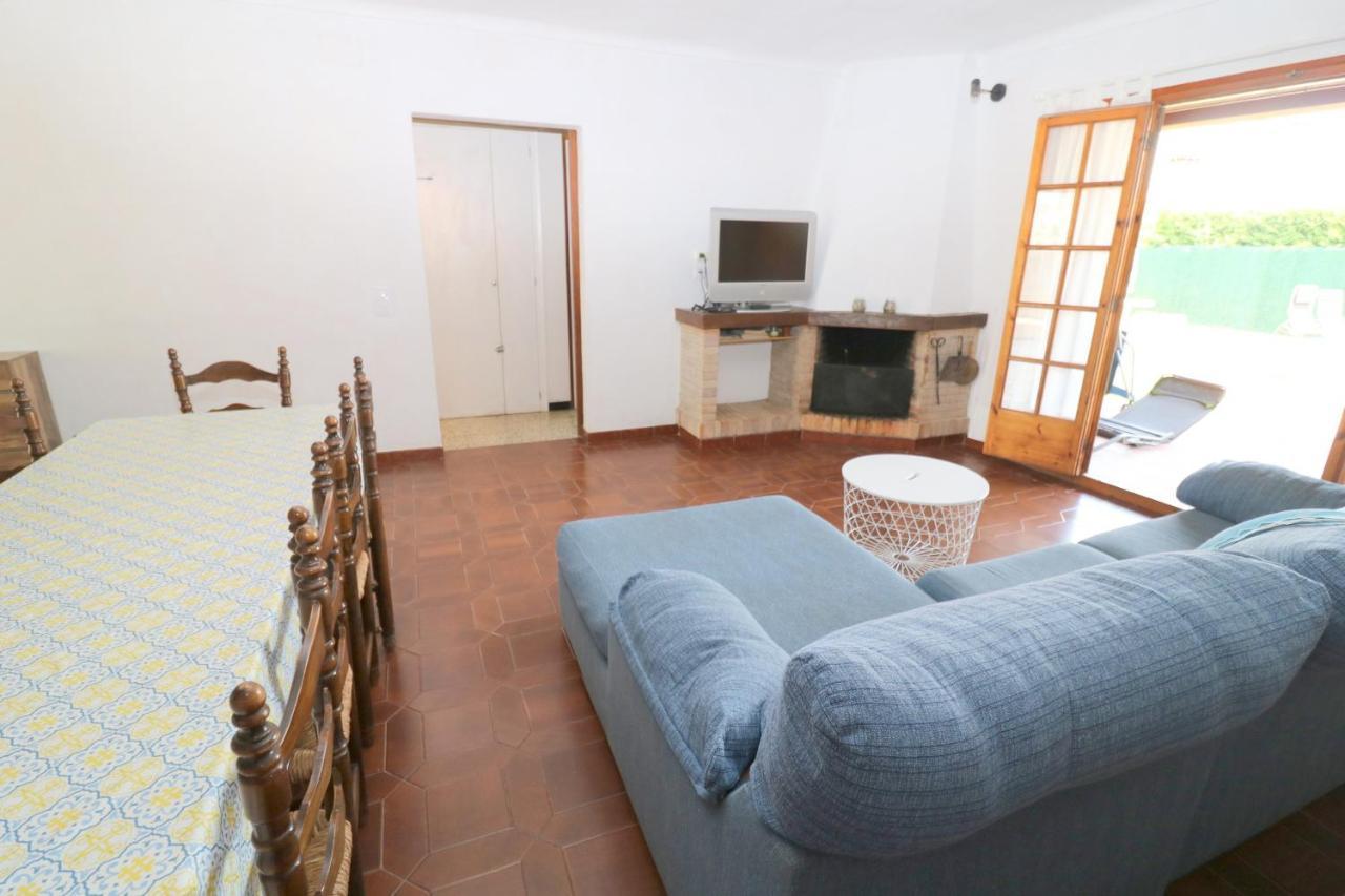 Peni 168A - Belle Maison Avec Piscine เอมปูเรียบราบา ภายนอก รูปภาพ