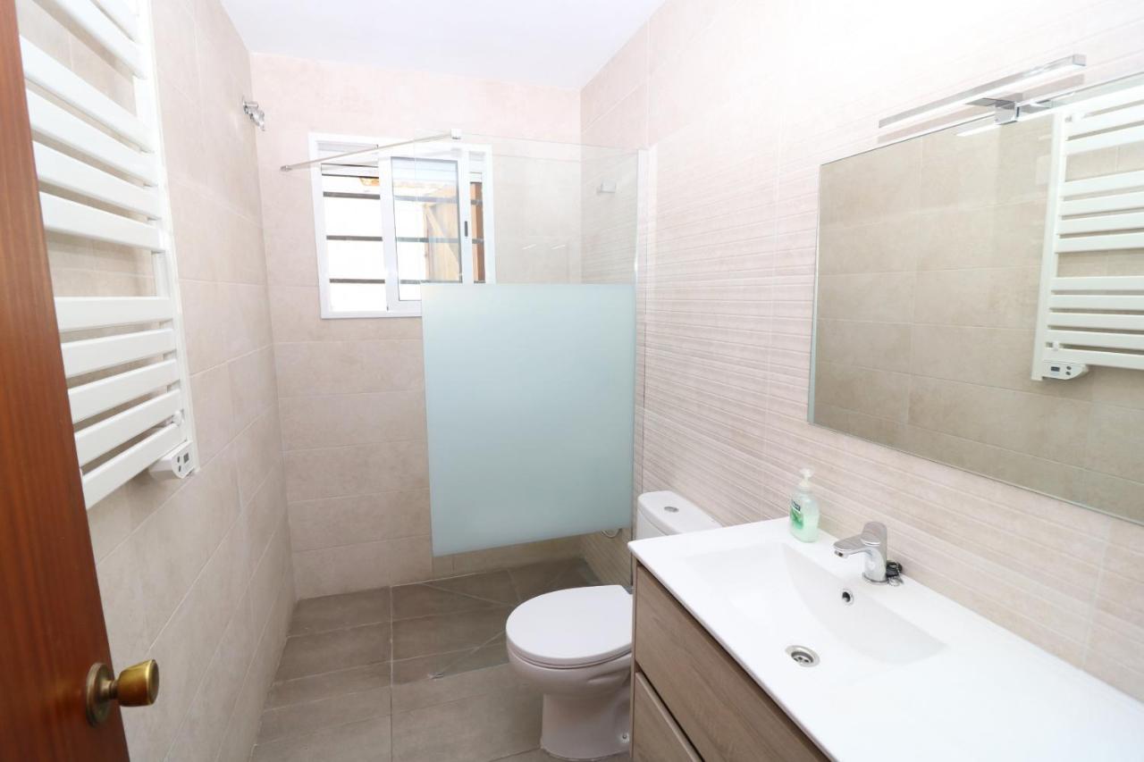 Peni 168A - Belle Maison Avec Piscine เอมปูเรียบราบา ภายนอก รูปภาพ