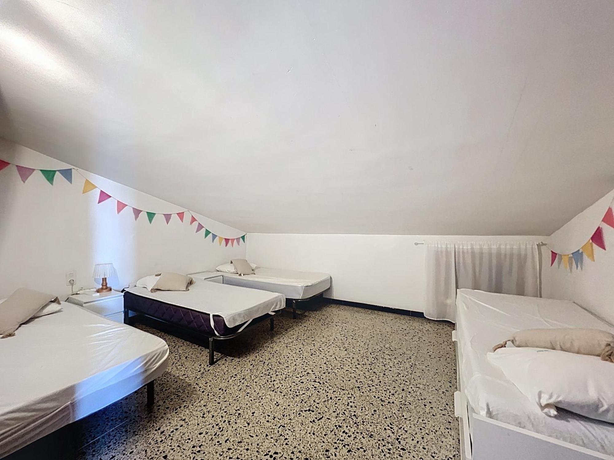 Peni 168A - Belle Maison Avec Piscine เอมปูเรียบราบา ภายนอก รูปภาพ