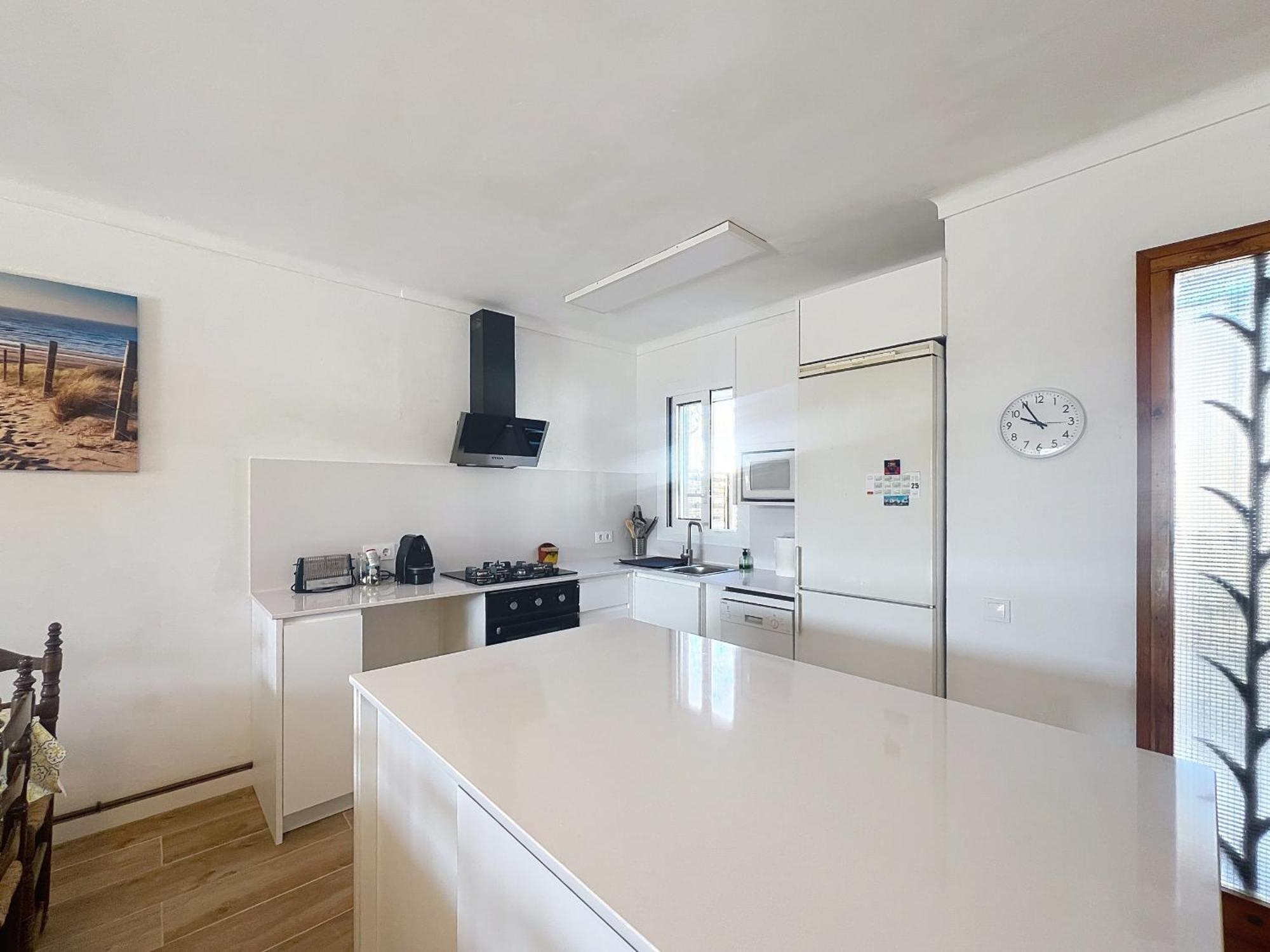 Peni 168A - Belle Maison Avec Piscine เอมปูเรียบราบา ภายนอก รูปภาพ