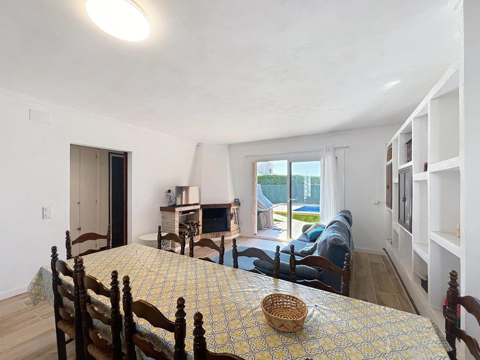 Peni 168A - Belle Maison Avec Piscine เอมปูเรียบราบา ภายนอก รูปภาพ